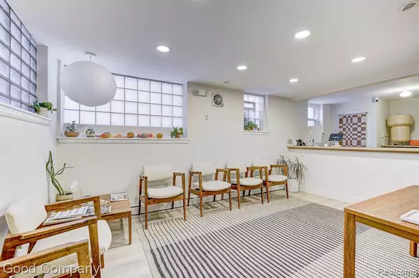 Oak Park, MI 48237,8750 W 9 Mile Road