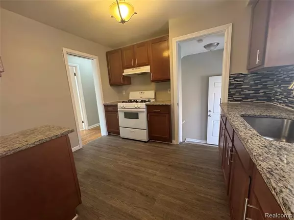 Harper Woods, MI 48225,19645 Woodmont Street