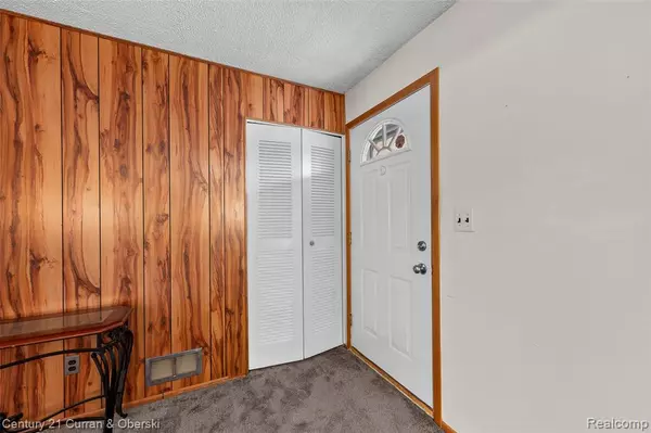 Westland, MI 48186,35886 Thames Street