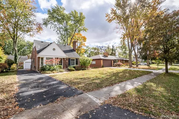 Beverly Hills, MI 48025,32210 Sheridan Drive