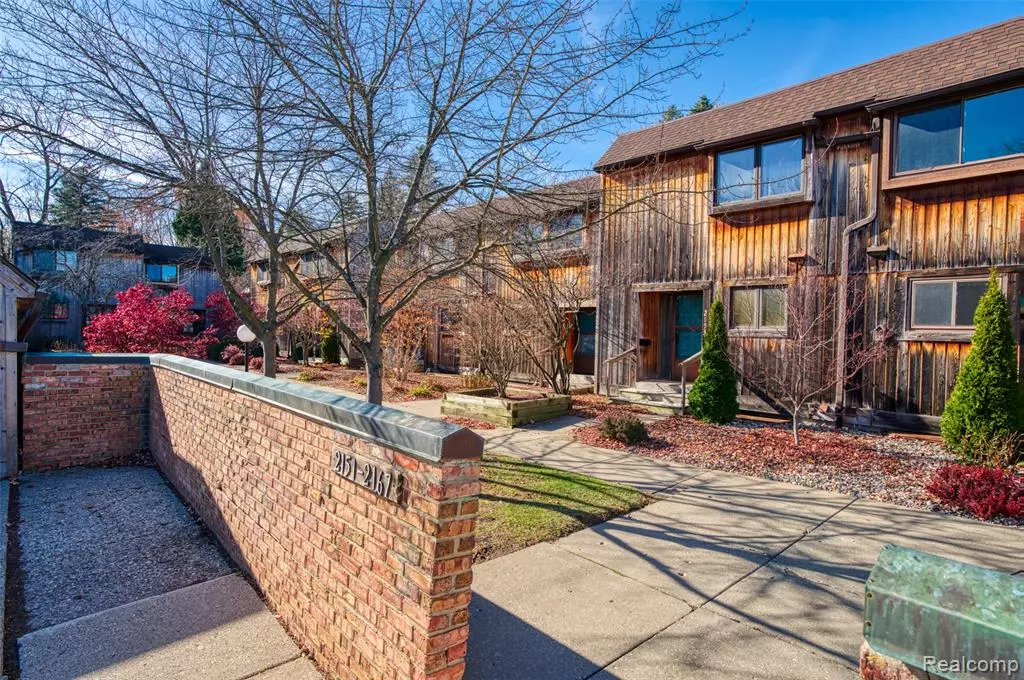 Ann Arbor, MI 48103,2155 Pauline Court