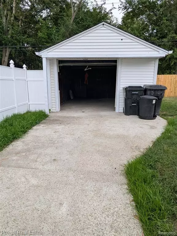 Detroit, MI 48205,19161 Hamburg Street