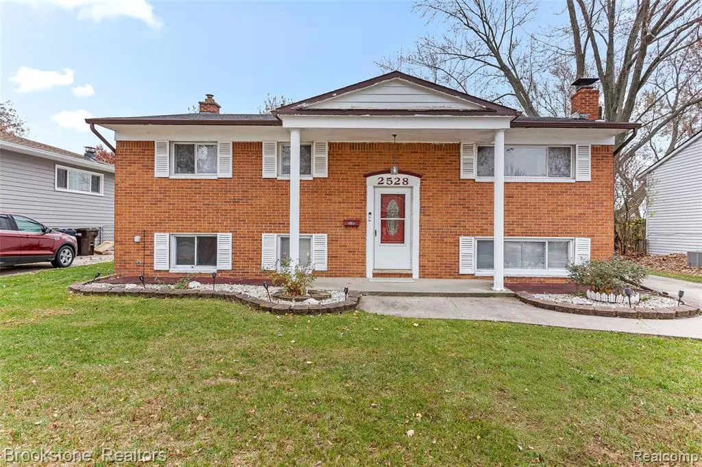 Sterling Heights, MI 48310,2528 Koper Drive