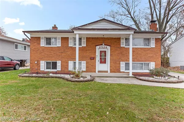 2528 Koper Drive, Sterling Heights, MI 48310