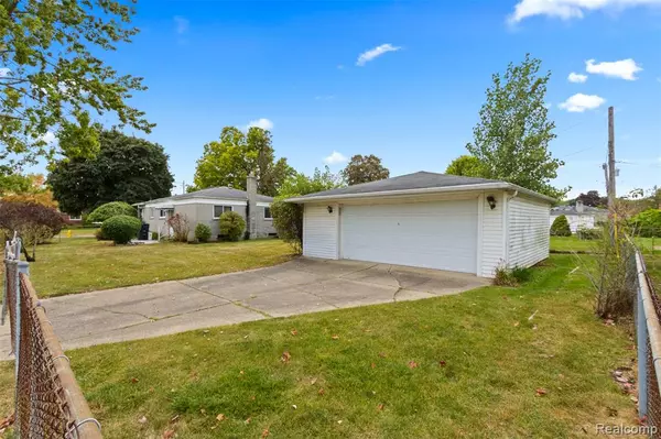 Westland, MI,33432 Balmoral Street