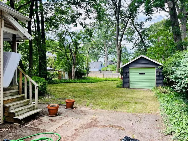 Royal Oak, MI 48067,716 Catalpa Drive