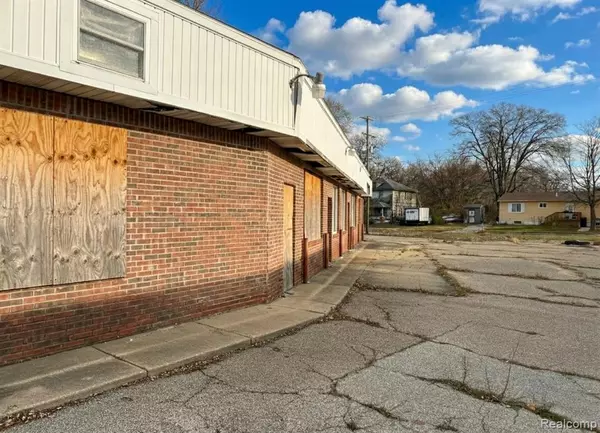 Flint, MI 48505,3102 - 3402 M L King Avenue