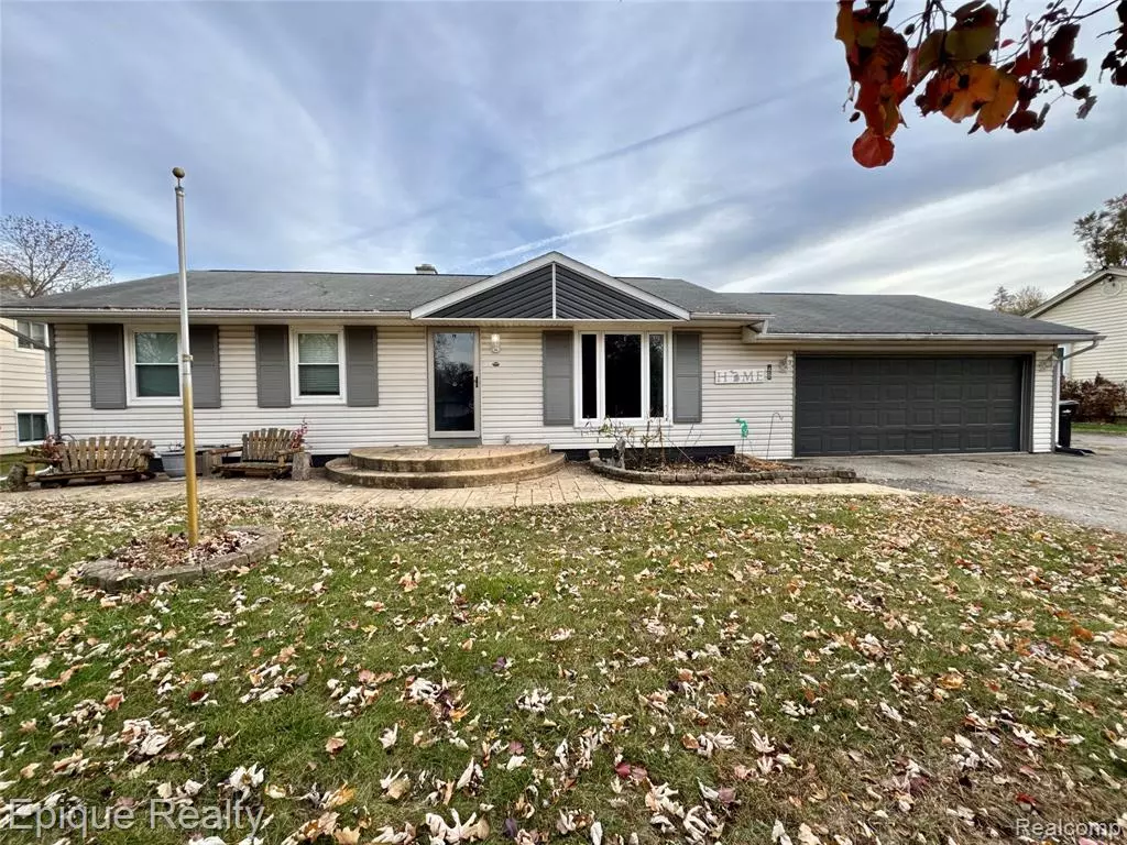 Walled Lake, MI 48390,811 Los Arboles Drive