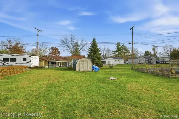 Walled Lake, MI 48390,811 Los Arboles Drive