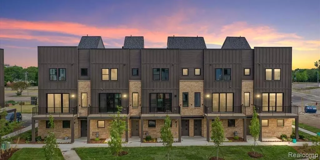 1056 Hampton Circle, Detroit, MI 48207