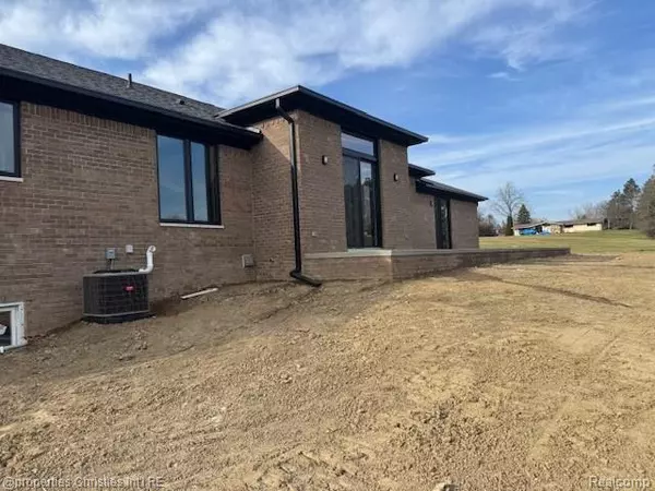 Plymouth, MI 48170,46100 N Territorial Road