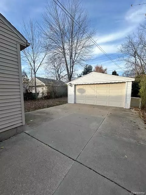 Royal Oak, MI 48073,1111 Bauman Avenue