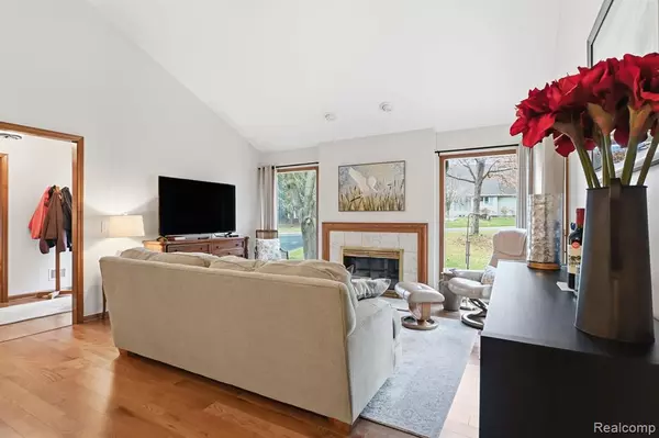 Brighton, MI 48116,4535 4535 Golf View Dr Drive