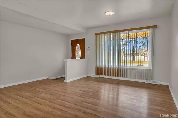 Southfield, MI 48033,25150 Briarbank Avenue