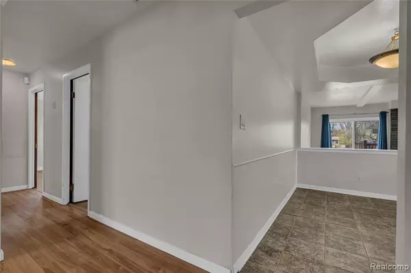 Southfield, MI 48033,25150 Briarbank Avenue