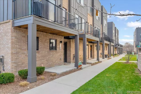 Detroit, MI 48207,1061 Hampton Circle