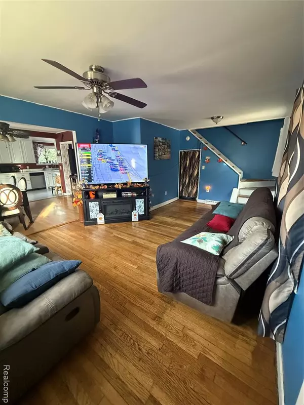 Lincoln Park, MI 48146,764 White Avenue