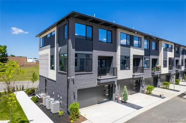 741 Smart Town Drive, Dearborn, MI 48126