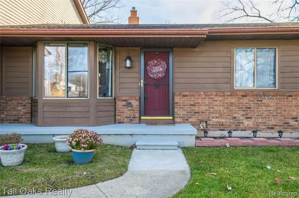 Columbiaville, MI 48421,731 Cherry Hill Court