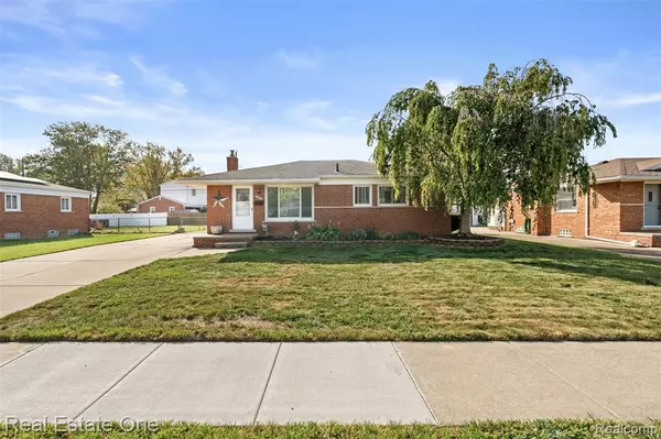 24820 Cottage Lane, Warren, MI 48089