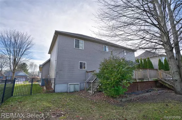 Fort Gratiot, MI 48059,3948 Stoney Ridge Drive