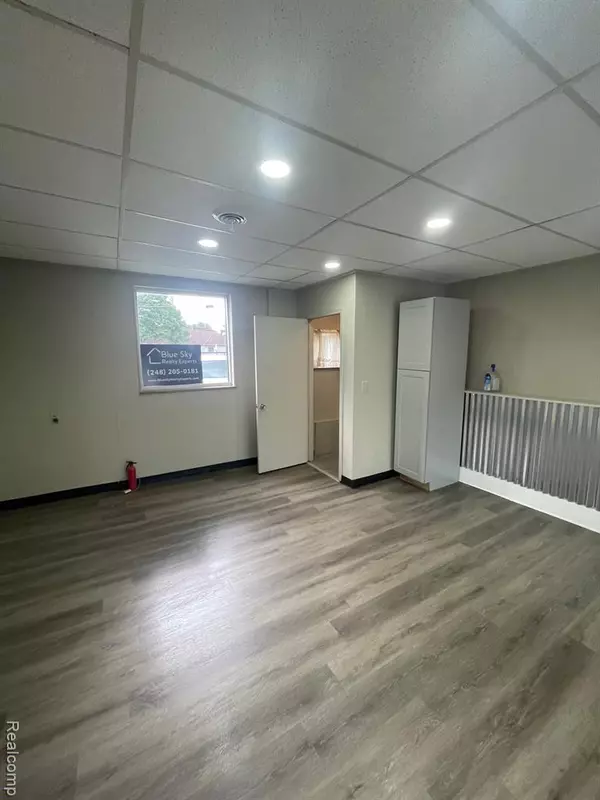 Roseville, MI 48066,27333 Gratiot Avenue