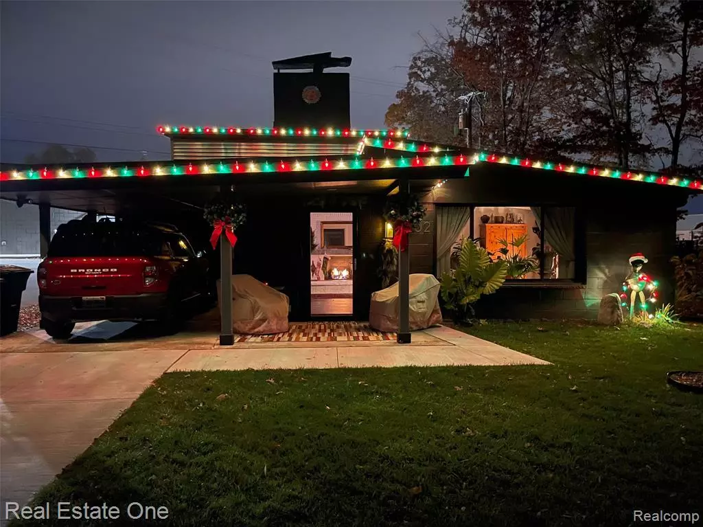 Keego Harbor, MI 48320,3202 Pridham Street