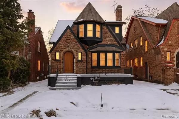 Detroit, MI 48221,17180 Kentucky Street