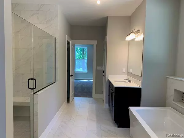 Shelby, MI 48315,14045 Regatta Bay Drive