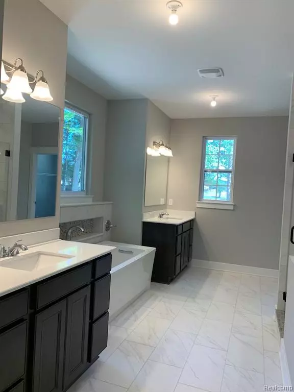 Shelby, MI 48315,14045 Regatta Bay Drive