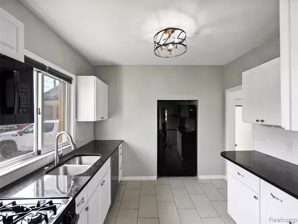 Clawson, MI,27 Nakota Street