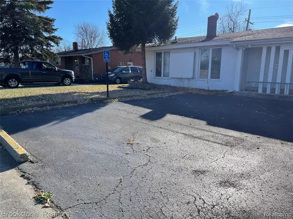 Southfield, MI 48075,16983 W 10 Mile Road