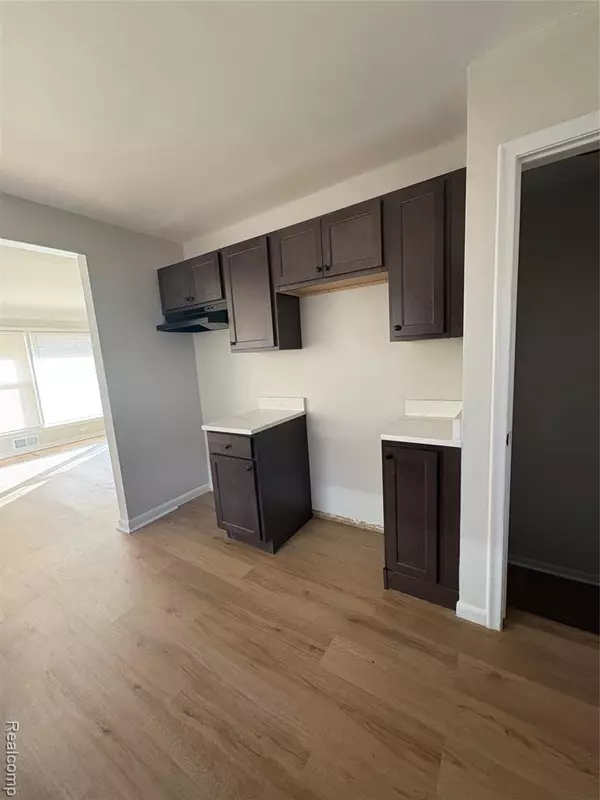 Oak Park, MI 48237,24225 Ridgedale Street