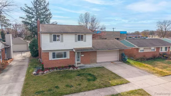 Plymouth, MI 48170,40585 Pinetree Drive