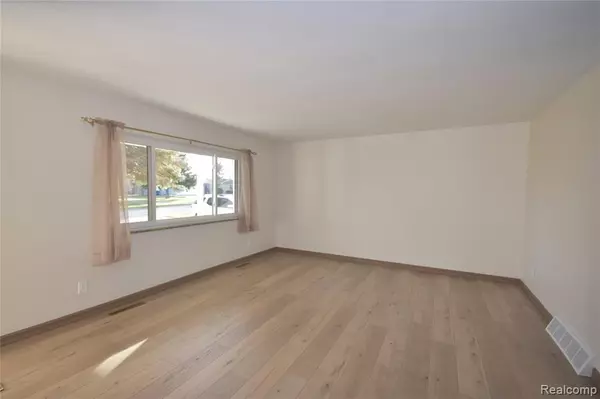 Grand Blanc, MI 48439,5106 Lakewood Drive