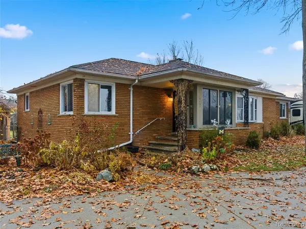 Clinton Twp, MI 48038,15491 18 Mile Road