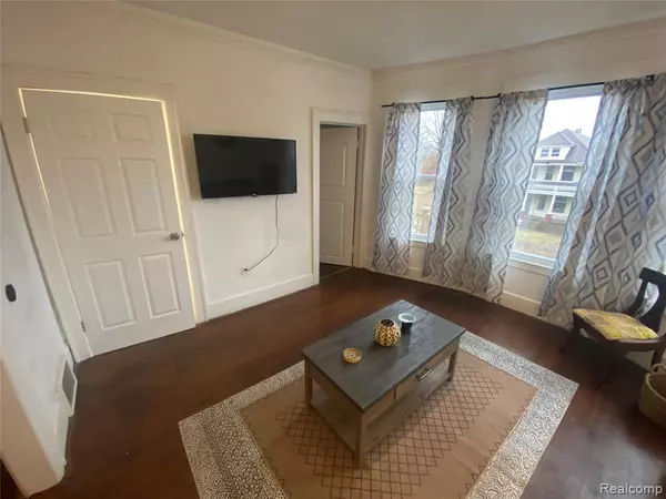 Detroit, MI 48214,4721 4721 Saint Clair Street