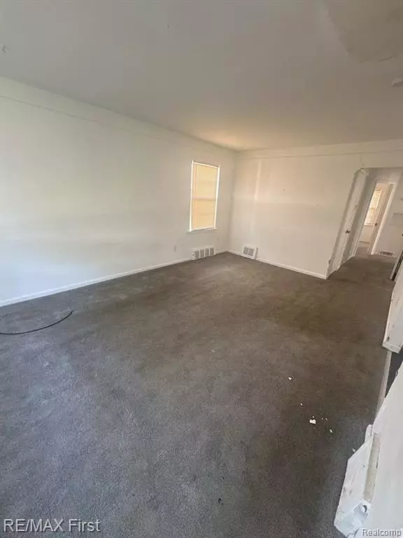 Detroit, MI 48219,18932 Riverview Street