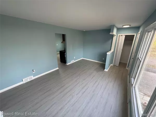 Pontiac, MI 48340,725 Emerson Avenue