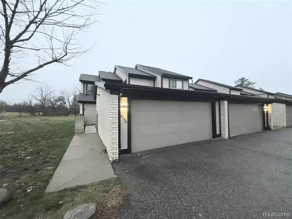 5156 Rock Run, West Bloomfield, MI