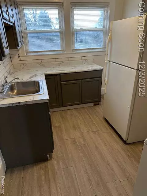 Eastpointe, MI 48021,24320 Flower Avenue