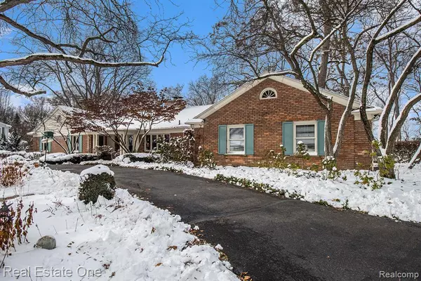 Bloomfield Hills, MI 48302,4616 Coachmaker Drive