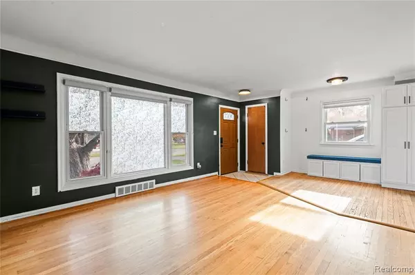 Waterford, MI 48328,2835 Otsego Road