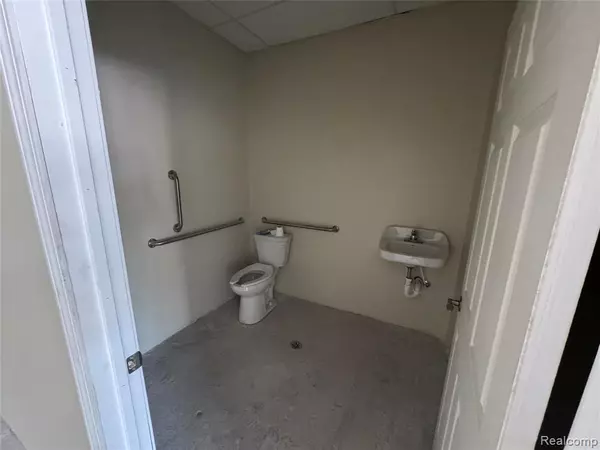 Westland, MI 48186,2262 S WAYNE Road