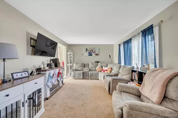 Lapeer, MI 48446,359 Davis Lake Road