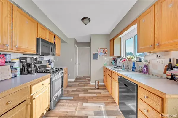 Lapeer, MI 48446,359 Davis Lake Road