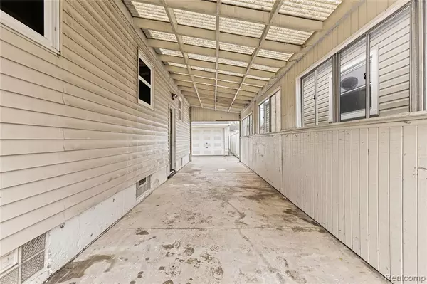 Ecorse, MI 48229,277 White Street