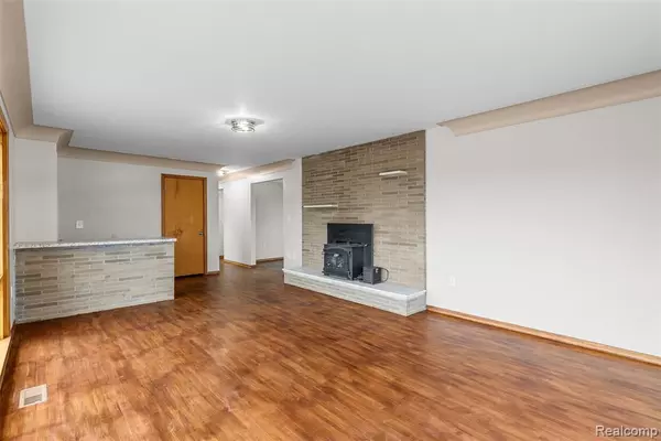 Swartz Creek, MI 48473,6079 Lennon Road