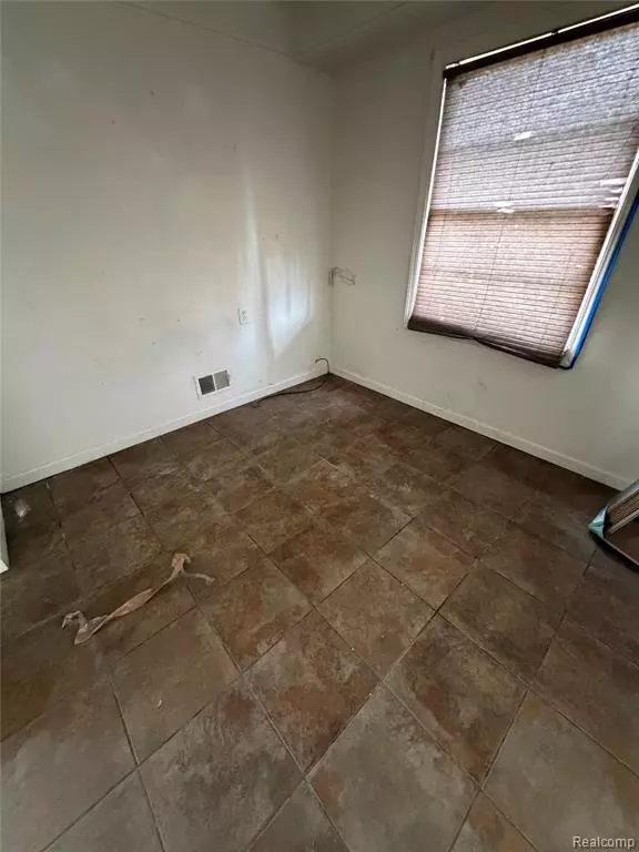 Detroit, MI 48205,15220 Tacoma Street