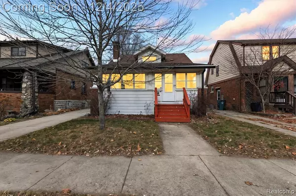 265 E Lewiston Avenue, Fenton, MI 48220